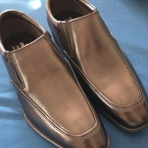 NWT Skechers Black Leather Air-cooled Memory Foam Slip-On Loafers